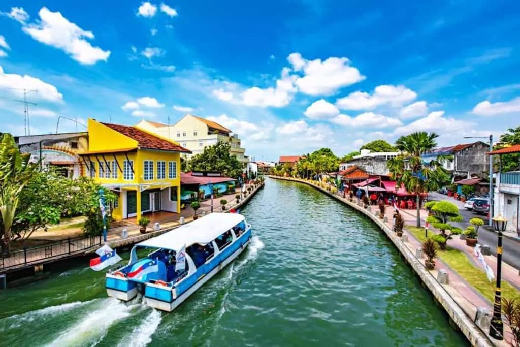 Malacca Top Largest Waterpark Resort - By YouBNB Homestay Melaka Exterior foto